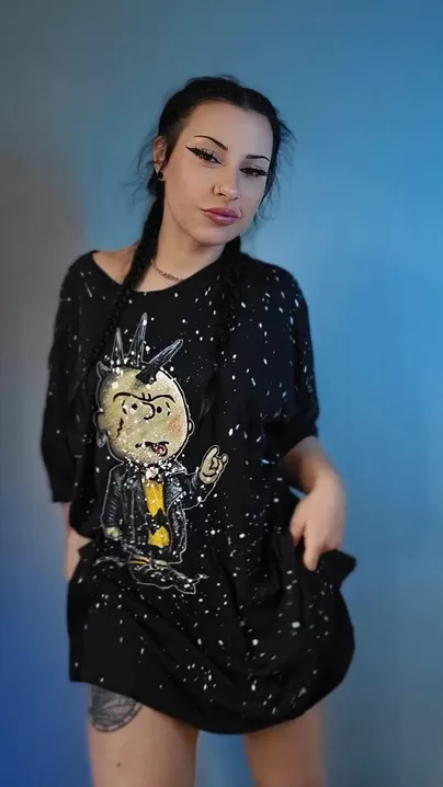 Puis-je te sucer la bite pendant qu'on regarde un anime ?