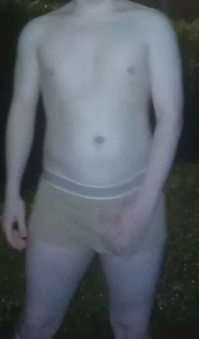 Je me mets complètement nue dans mon parc local