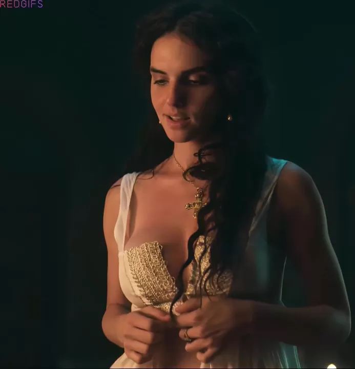 Elena Rusconi dans Le Réveil du Corbeau saison 1 épisode 3