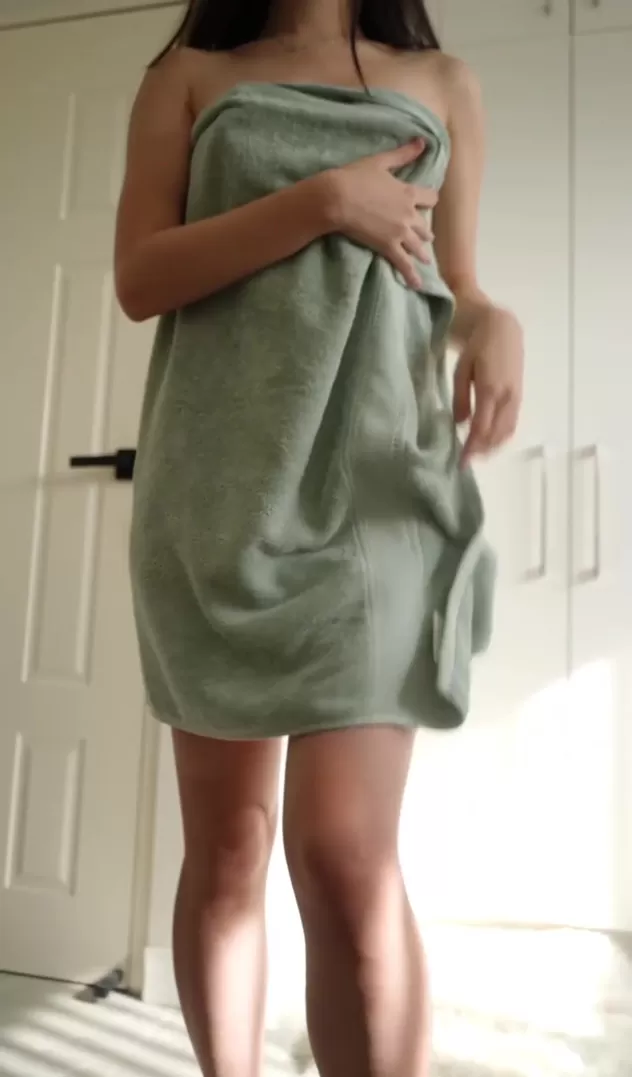 Une bonne journée commence par se mettre nue
