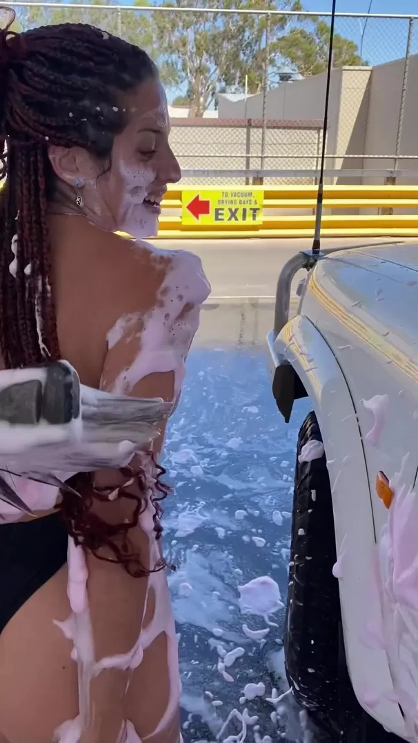 Recevoir une grosse charge au lave-auto