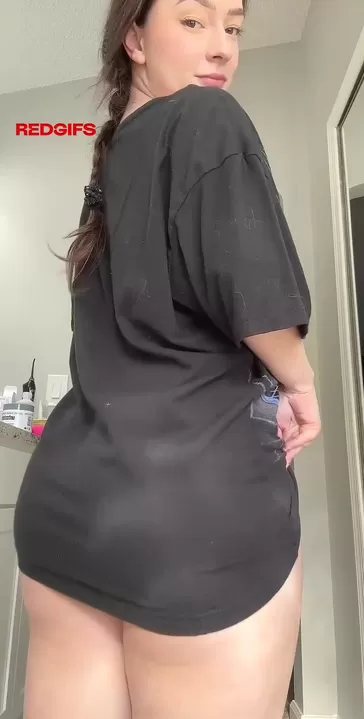 Eu transaria com qualquer cara que gostasse do meu corpo ;)