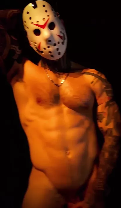 Espero que Jason não te pegue com as calças abaixadas