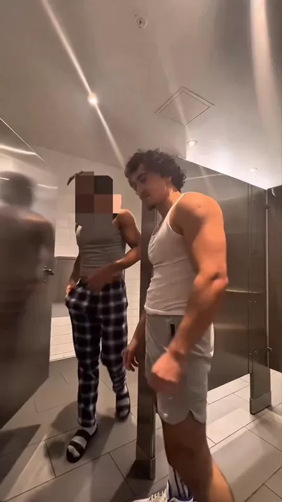 Dica nº 12 para quem tem pau hétero: