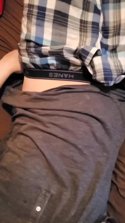 パパ、触ってくれるって約束してくれたら、脱いであげるよ