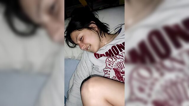 Rapidito furtivo con mi caliente hermanastra india con creampie