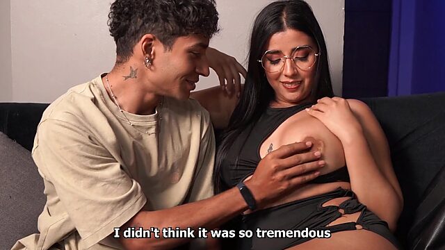 Latina Milf verführt ihren hübschen Stiefsohn, um ihre Muschi ficken zu lassen