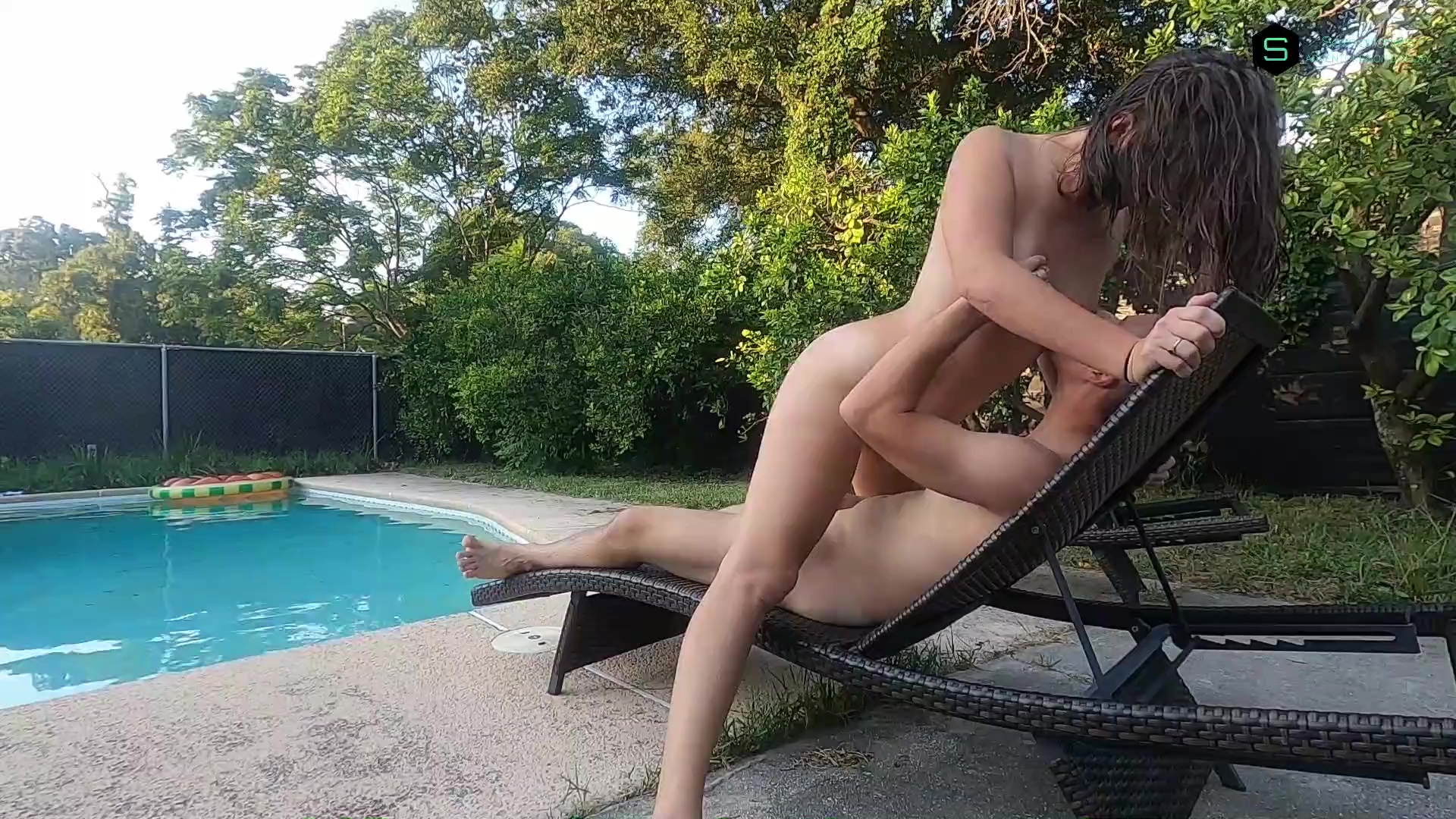 Frau fickt Pool-Typ Sexbilder Hq