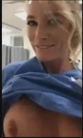 Infirmière sexy dans un hôpital public
