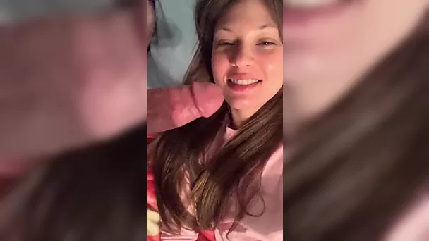 Linda garota fica enorme após BJ desleixado na cam