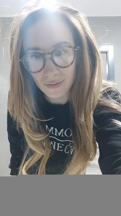 Cute glasses. Big tits.