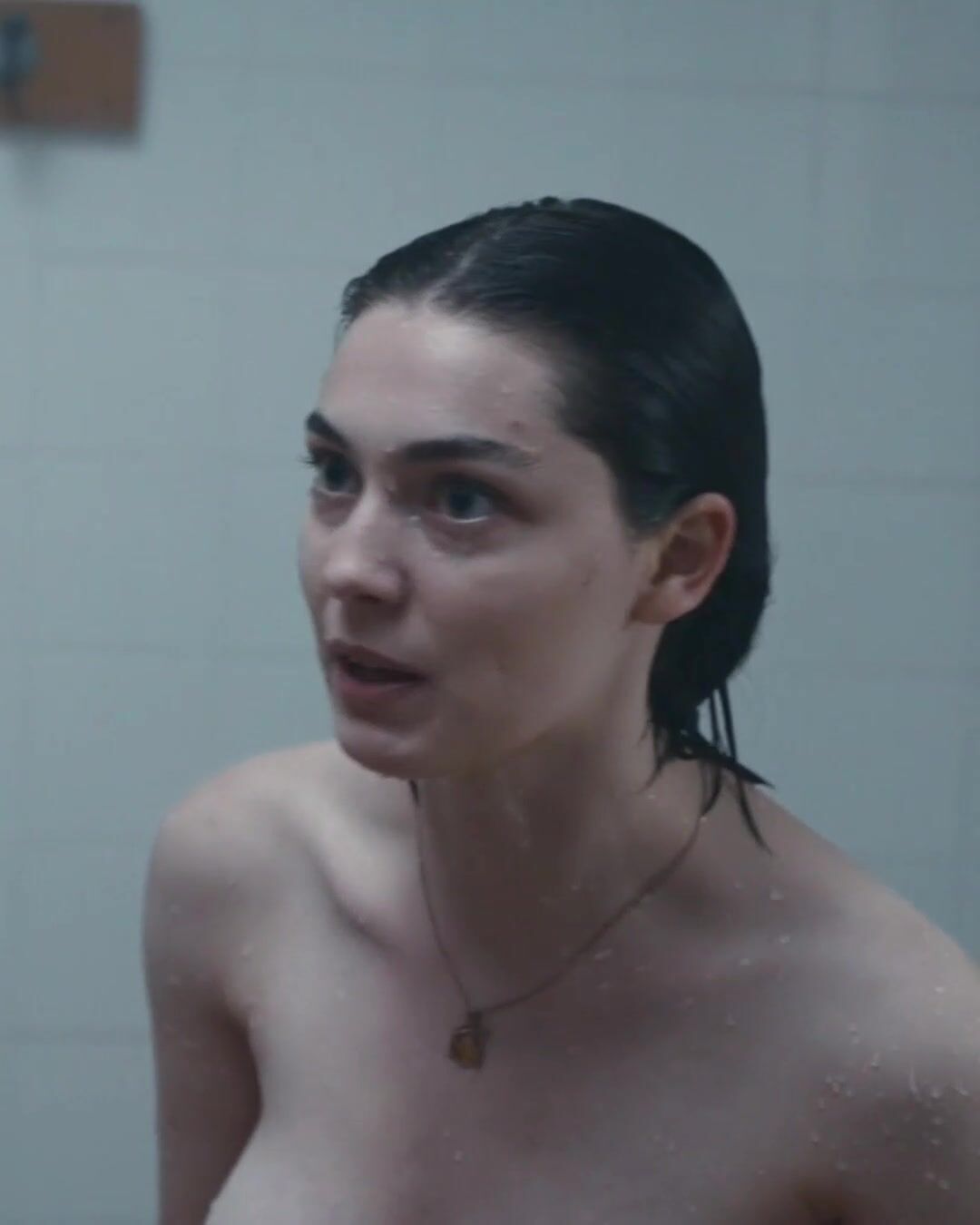 Компьютер ойнап, қағып алады