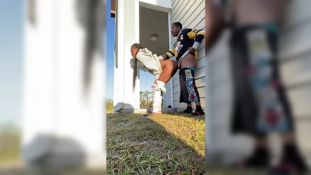 Amateur Black couple having Risky Public sex in their neighborhood