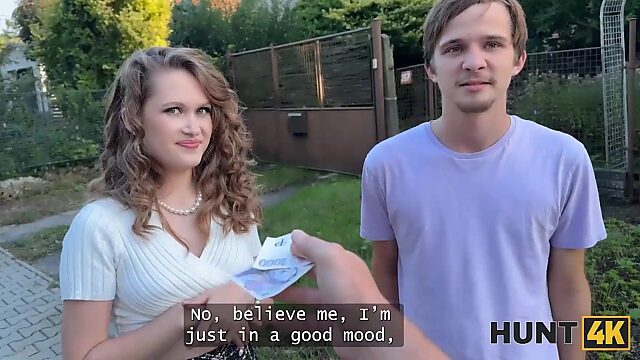 Bitten Sie ein zufälliges Paar, einen schönen Tag mit mir zu verbringen. Habe die Freundin dieses Cuckolds gefickt