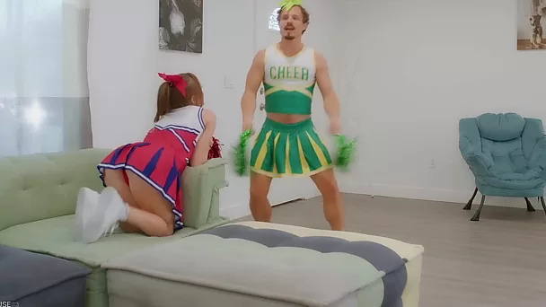 Мастурбация жасап жатқан әже фото