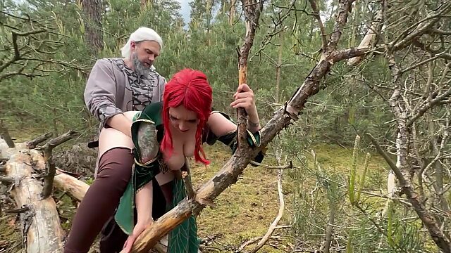 Gerald vögelt Triss so, wie sie es verdient – The Witcher