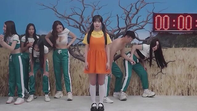 El juego del calamar xxx - castigo del guardia de la BBC