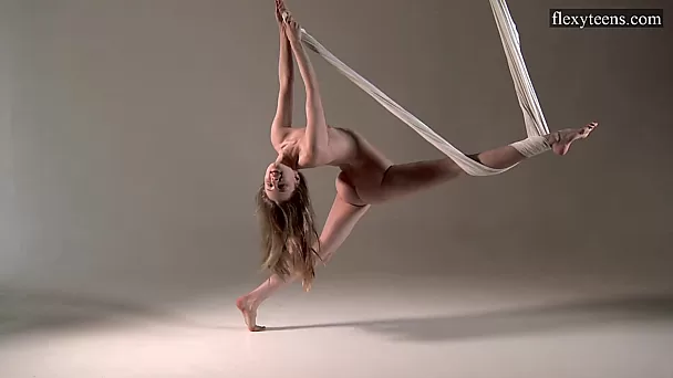 Russian teen gymnast shows her FIT body in hot Solo Show