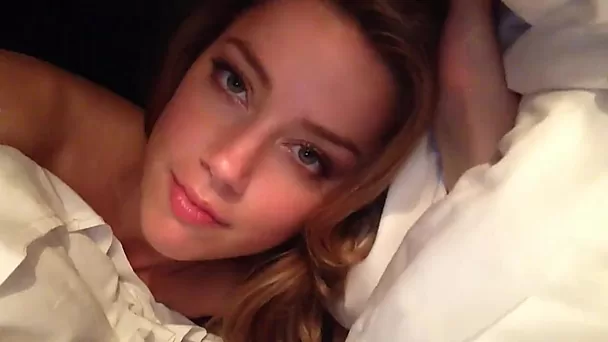 AMBER HEARD NUDE SELFIE LEAKED