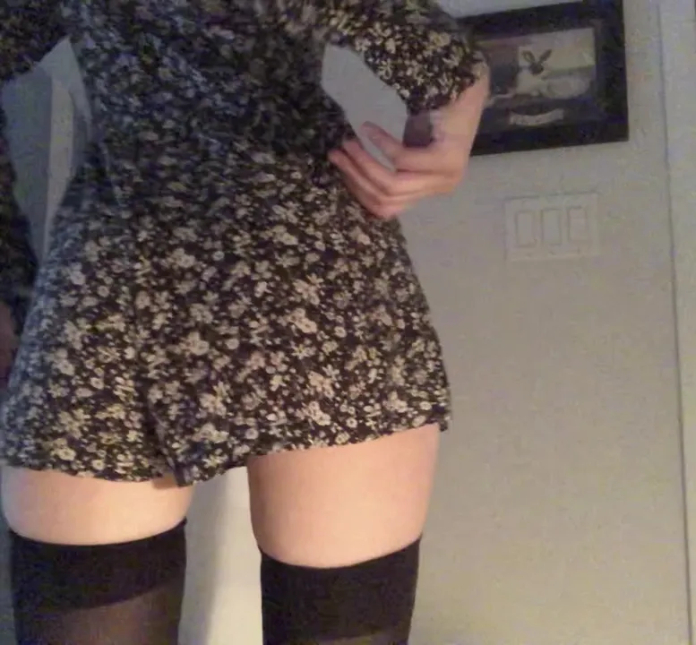 Let me know what you guys think about this gifs so I know if I should keep doing them or not. Love when I’m not wearing anything under my clothes, it makes everything easier 