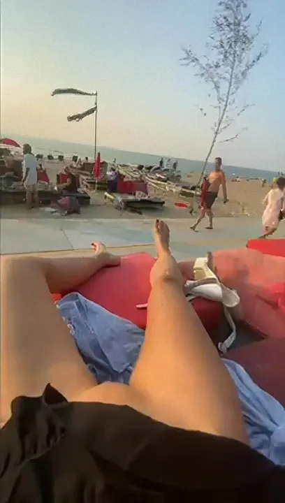 A Wife flashing her pussy to the men who walk past