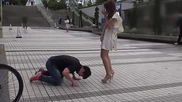 Cute Japanese agrees to fuck with perv guy from her college