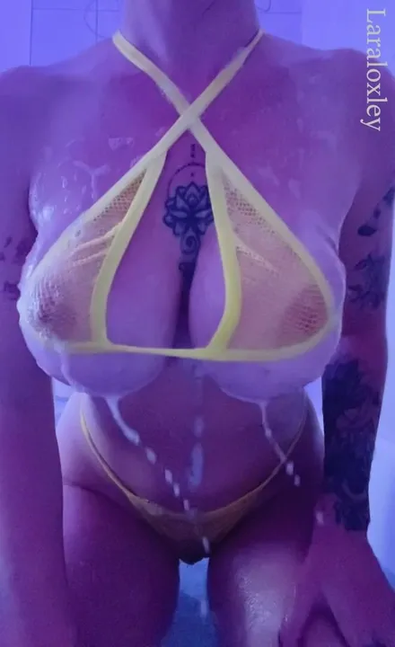 H cup tits in slow motion OC